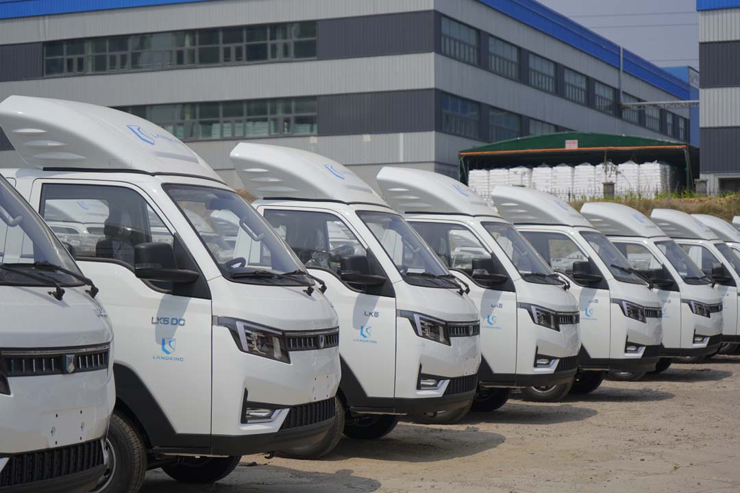 200 LANDKING Trucks Set Sail for Chile