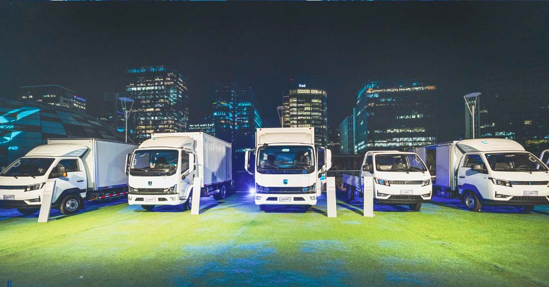 200 LANDKING Trucks Set Sail for Chile