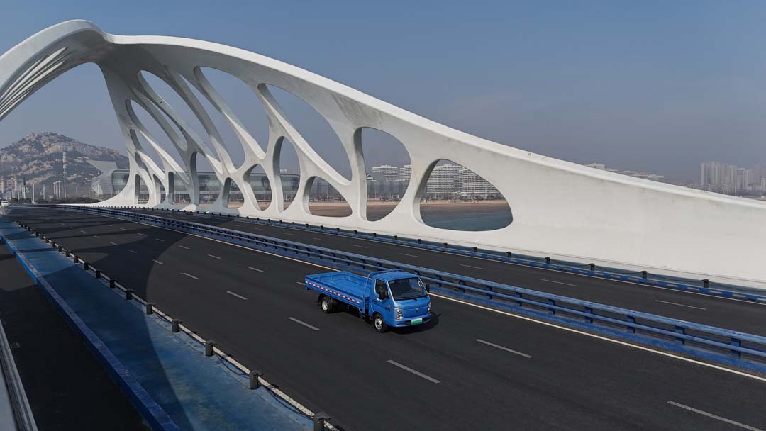 WEICHAI LANDKING X1: The All-Round Mini Truck for Urban Delivery WEICHAI LANDKING X1: The All-Round Mini Truck for Urban Delivery